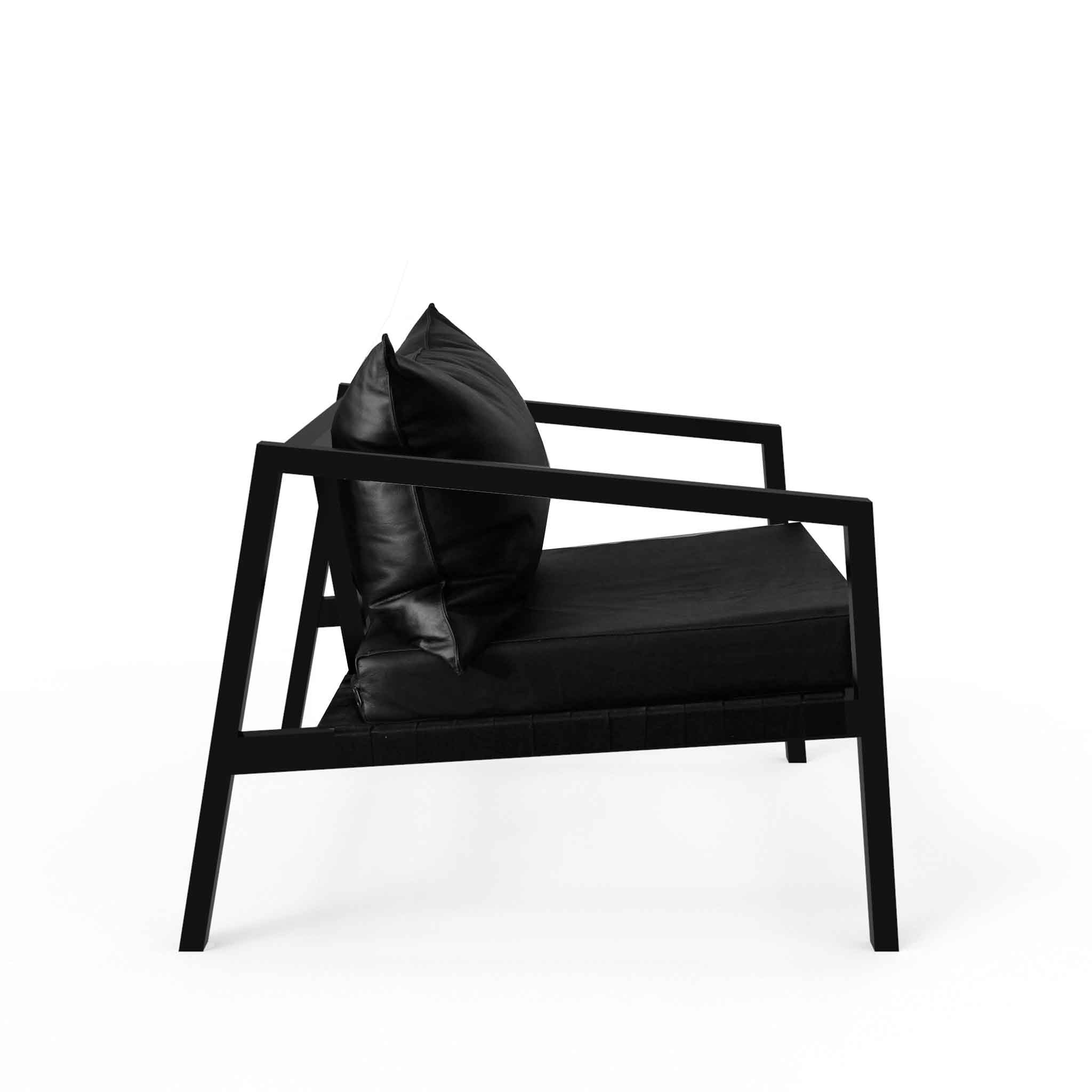 #colour_black (leather)