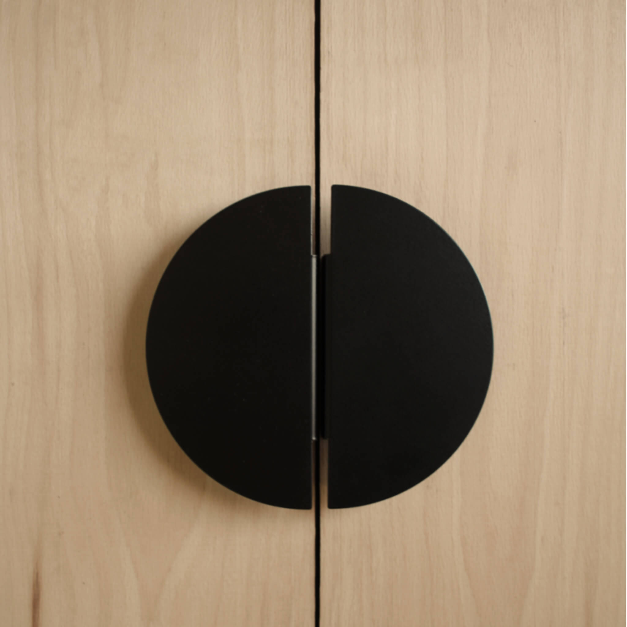 Circa Handle